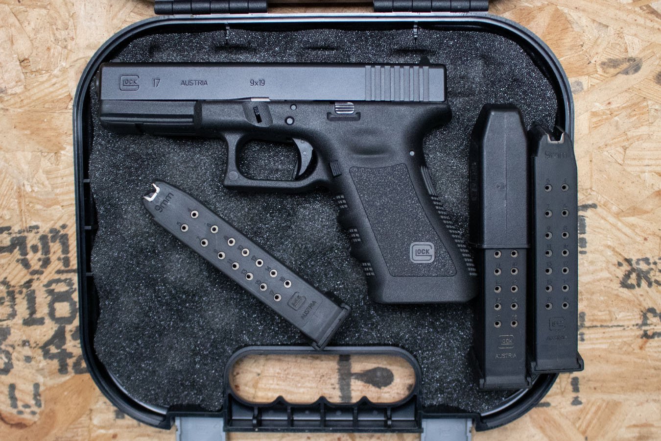 GLOCK 17 Gen3 9mm Police Trade-Ins with Extra Magazines (Excellent Condition)